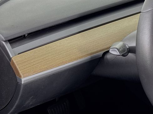 Used 2019 Tesla Model 3 Standard Range image 10