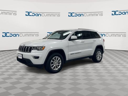 Used 2022 Jeep Grand Cherokee Laredo E AWD/4WD image 4