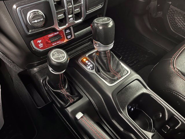 Used 2022 Jeep Wrangler Unlimited Rubicon w/ Cold Weather Group AWD/4WD image 36