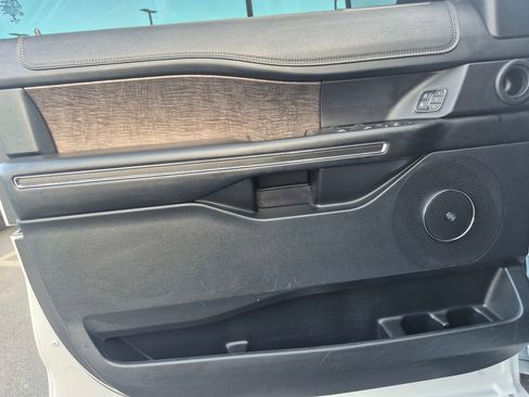 Used 2021 Ford Expedition Max Limited image 25