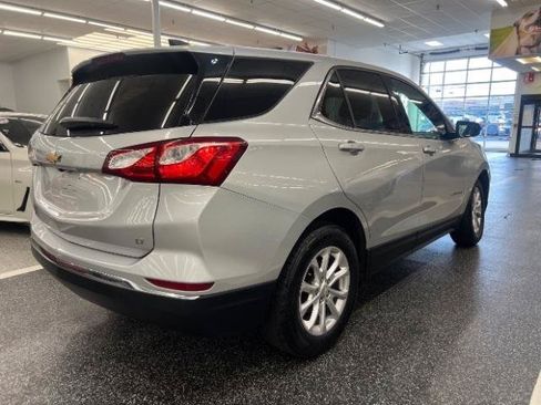 Used 2018 Chevrolet Equinox LT FWD image 4