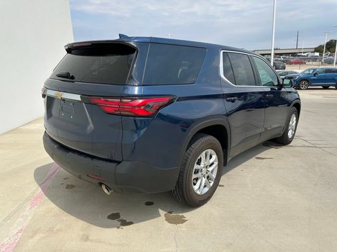 Used 2022 Chevrolet Traverse LS FWD image 7