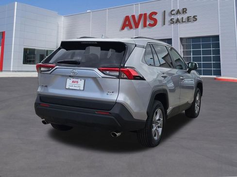 Used 2025 Toyota RAV4 XLE image 6