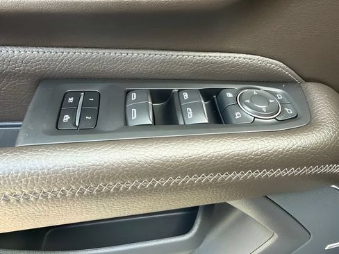 Used 2023 GMC Yukon XL Denali w/ Denali Reserve Package AWD/4WD image 33