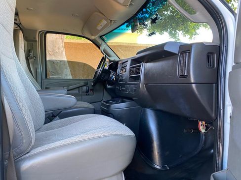 Used 2022 Chevrolet Express 2500 w/ Enhanced Convenience Package RWD image 37