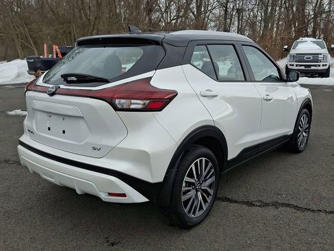 Certified 2024 Nissan Kicks SV image 6