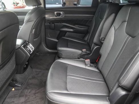 Used 2023 Kia Sorento SX FWD image 19