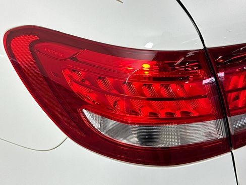 Used 2018 Mercedes-Benz GLC 300 w/ Premium Package image 34