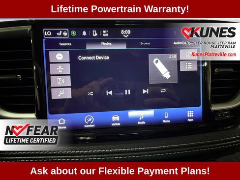 Used 2023 Chrysler Pacifica Touring-L FWD image 28