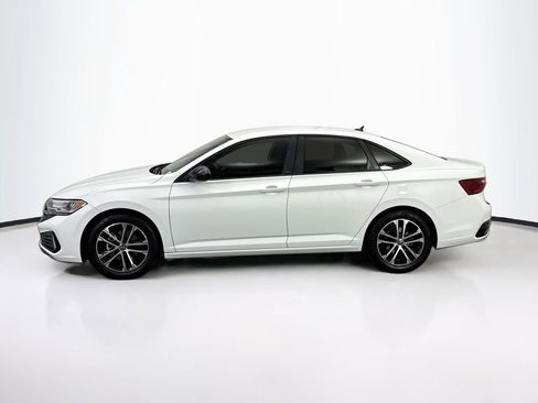 Used 2024 Volkswagen Jetta Sport image 8