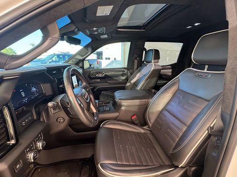 Used 2024 GMC Sierra 1500 AT4X image 18