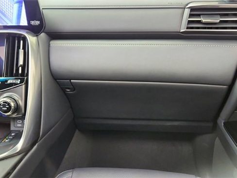 Used 2024 Lexus LX 600 4WD w/ Luxury Package image 40