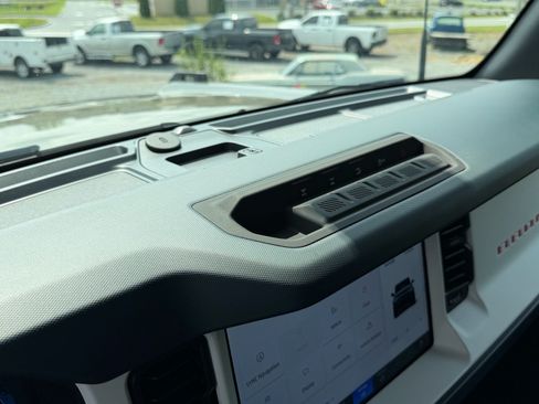 Used 2026 Ford Bronco Heritage Edition AWD/4WD image 24