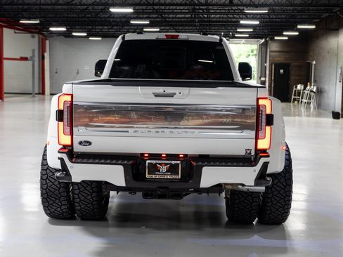 Used 2023 Ford F450 Platinum w/ FX4 Off-Road Package AWD/4WD image 22