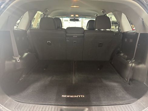 Used 2015 Kia Sorento LX image 25