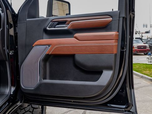 Used 2025 GMC Sierra 2500 Denali Ultimate image 37