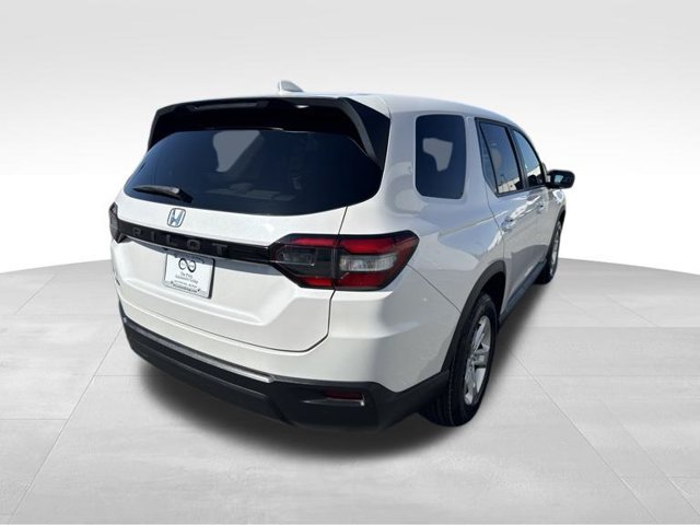 Certified 2023 Honda Pilot LX image 8