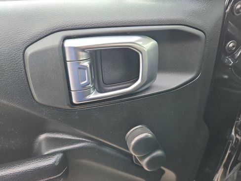 Used 2023 Jeep Wrangler Sport AWD/4WD image 14