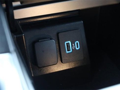 Certified 2024 Ford Explorer XLT w/ Equipment Group 202A image 16