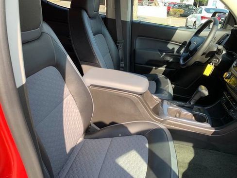 Used 2015 Chevrolet Colorado Z71 AWD/4WD image 10