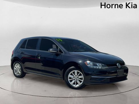 Used 2019 Volkswagen Golf S FWD image 2