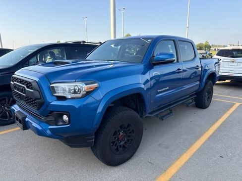Used 2018 Toyota Tacoma TRD Sport w/ Technology Package AWD/4WD image 1