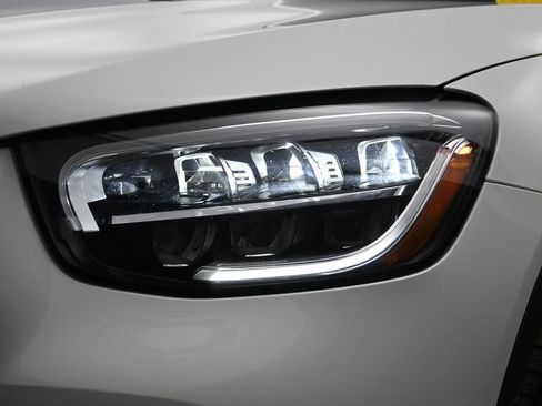 Used 2023 Mercedes-Benz GLC 300 4MATIC Coupe image 9