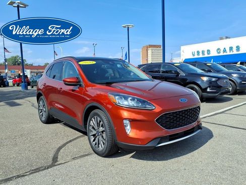 Certified 2020 Ford Escape Titanium AWD/4WD image 4