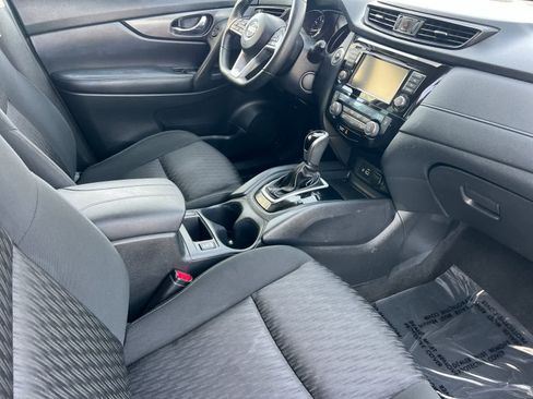 Used 2019 Nissan Rogue SV FWD image 17