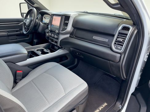 Used 2024 RAM 2500 Big Horn AWD/4WD image 30