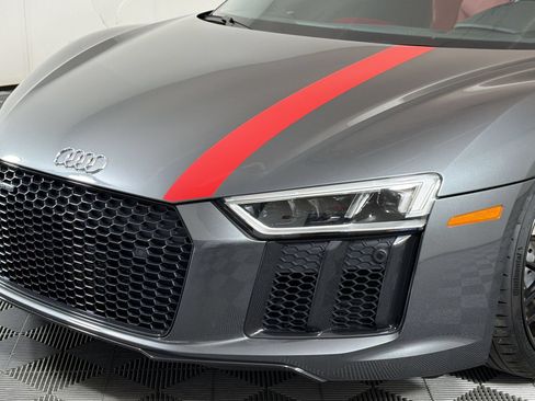 Used 2018 Audi R8 V10 RWD image 14