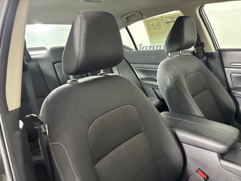 Used 2025 Nissan Altima 2.5 SV FWD image 29