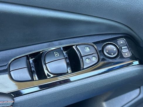 Used 2025 Nissan Altima 2.5 SR FWD image 14