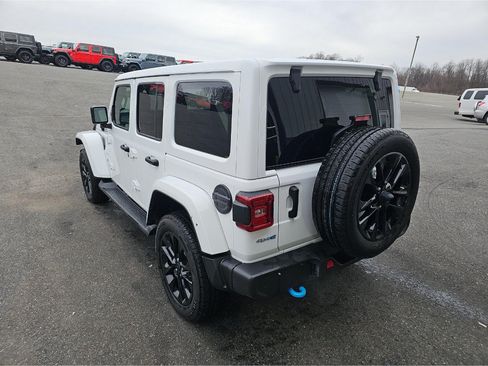 Used 2024 Jeep Wrangler Unlimited Sahara w/ Safety Group AWD/4WD image 7