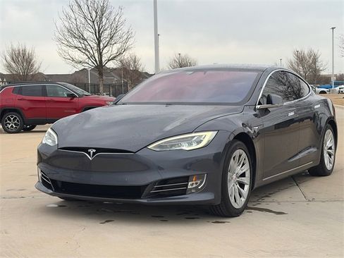Used 2018 Tesla Model S 100D image 3