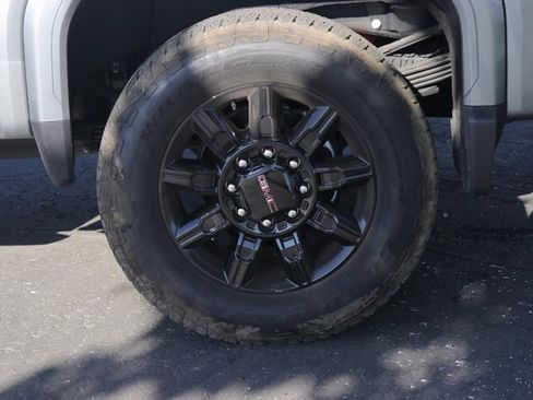 Used 2025 GMC Sierra 3500 AT4 w/ AT4 Premium Plus Package image 10