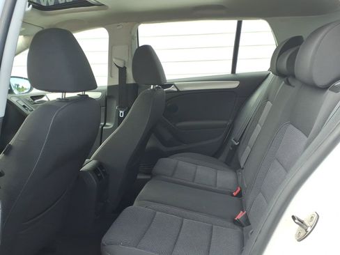 Used 2012 Volkswagen Golf 4-Door FWD image 10
