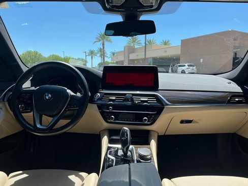 Used 2021 BMW 530i w/ Convenience Package RWD image 12