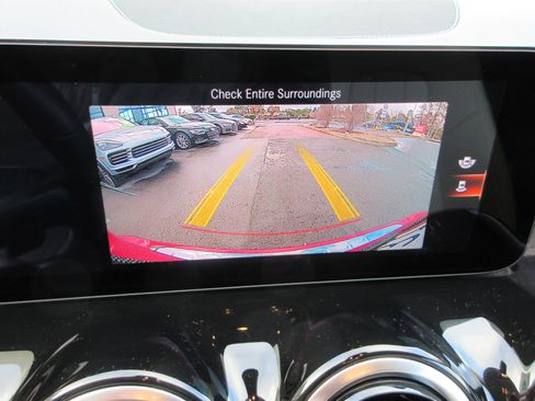 Used 2022 Mercedes-Benz GLB 250 4MATIC image 54