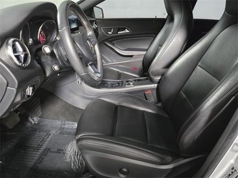 Used 2018 Mercedes-Benz CLA 250 CLA 250 image 10