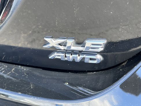 Used 2023 Toyota Camry XLE w/ Cold Weather Package image 9