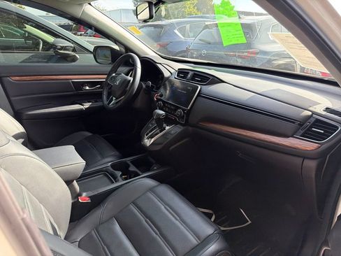 Used 2018 Honda CR-V Touring image 5