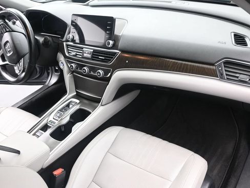 Used 2019 Honda Accord Touring image 19