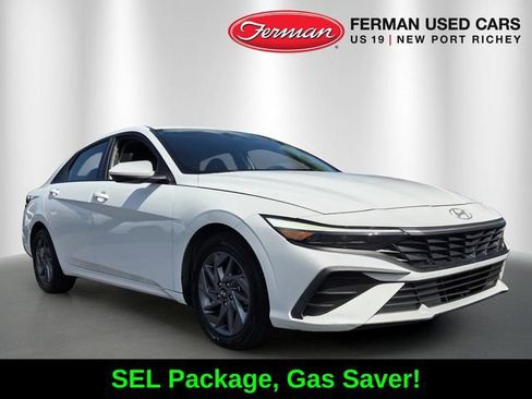 Used 2024 Hyundai Elantra SEL FWD image 1