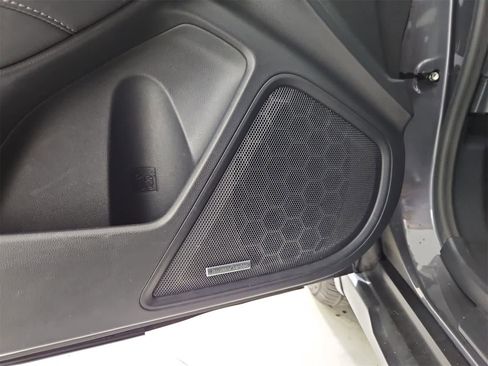 Used 2020 Subaru Outback Limited image 32