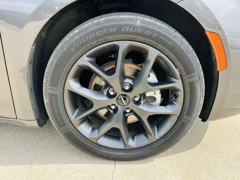 Used 2023 Chrysler Pacifica Touring-L w/ S Appearance Package FWD image 41