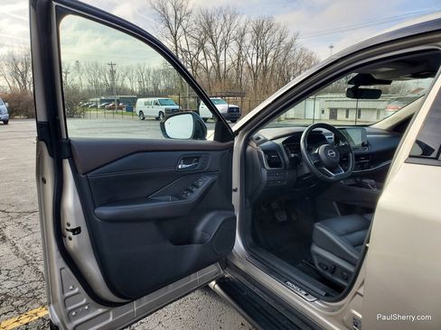 Used 2023 Nissan Rogue SL w/ SL Premium Package image 22