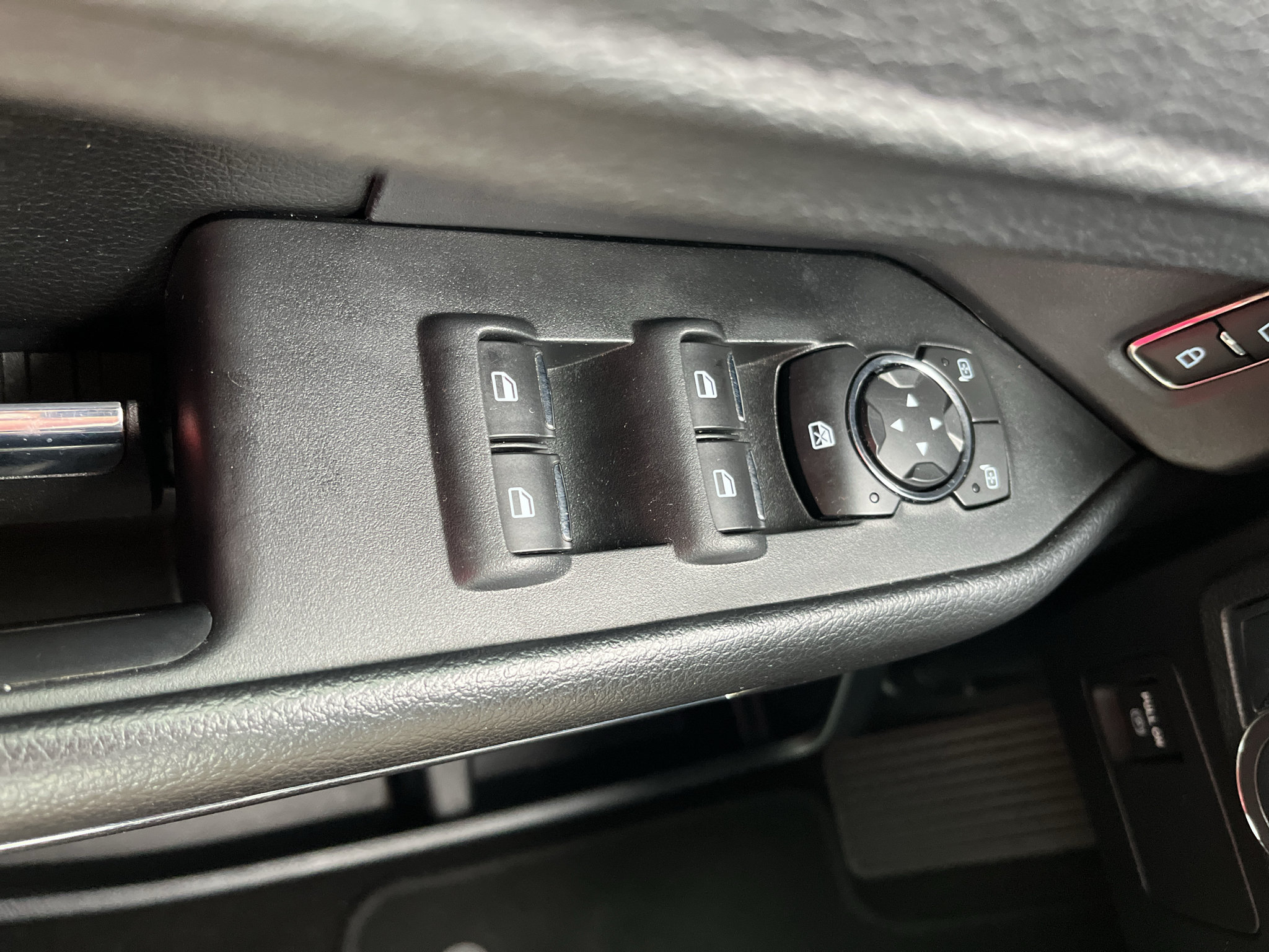 Used 2019 Ford Expedition XLT w/ Equipment Group 201A AWD/4WD image 21