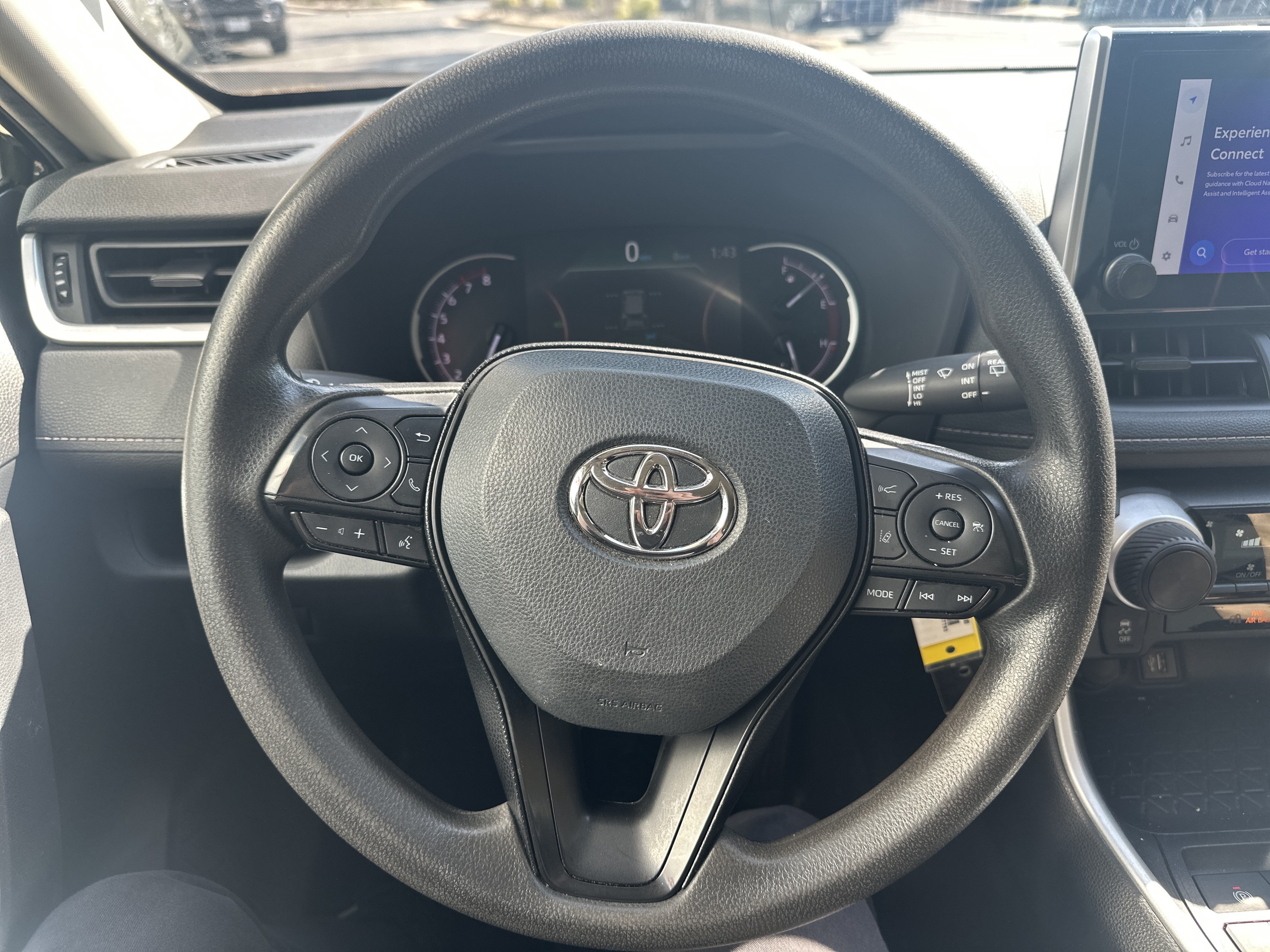 Used 2024 Toyota RAV4 LE AWD/4WD image 8