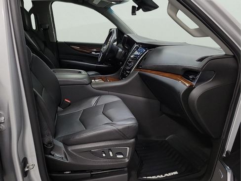 Used 2019 Cadillac Escalade Premium Luxury AWD/4WD image 14